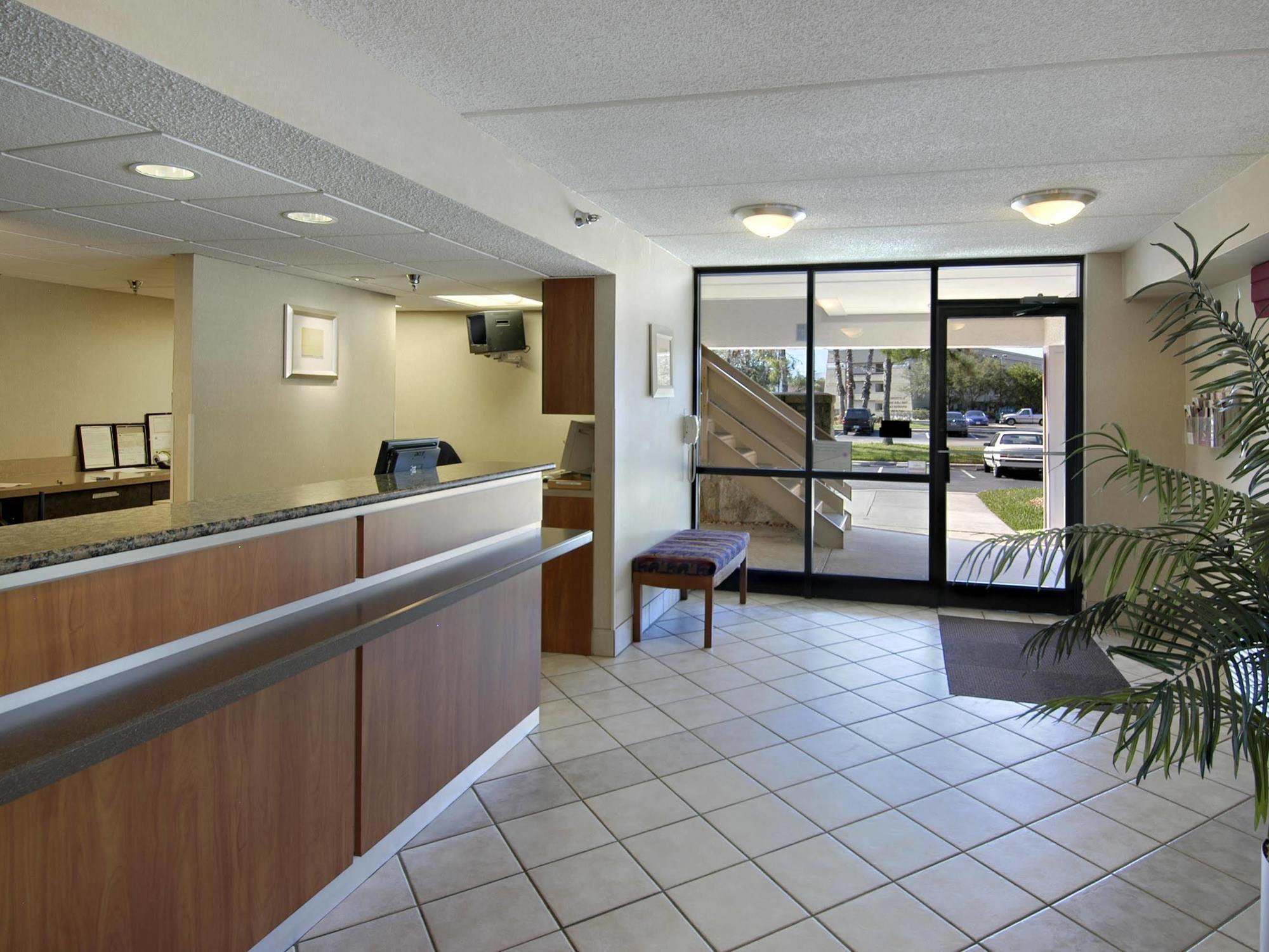 Red Roof Inn Tampa - Brandon Exteriér fotografie